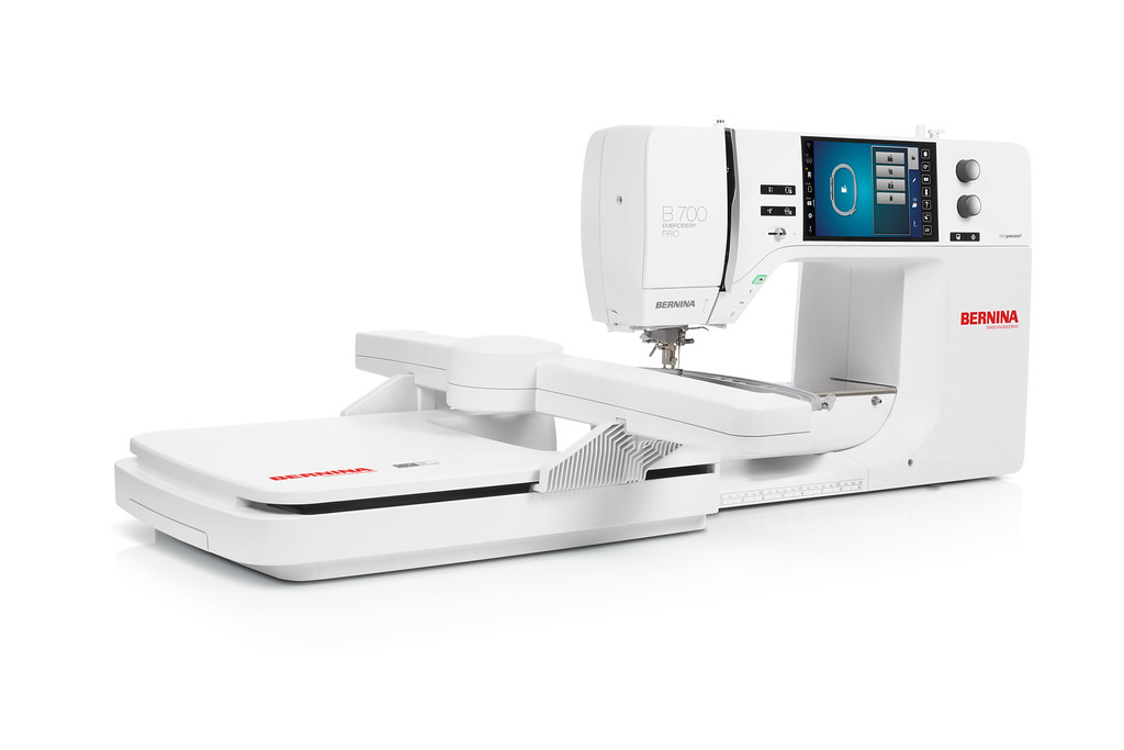 Вышивальная машина Bernina 700 PRO