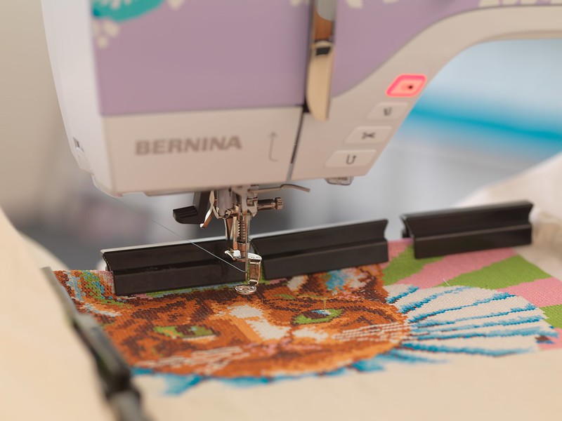 Швейно-вышивальная машина Bernina 770 QE PLUS Kaffe Edition