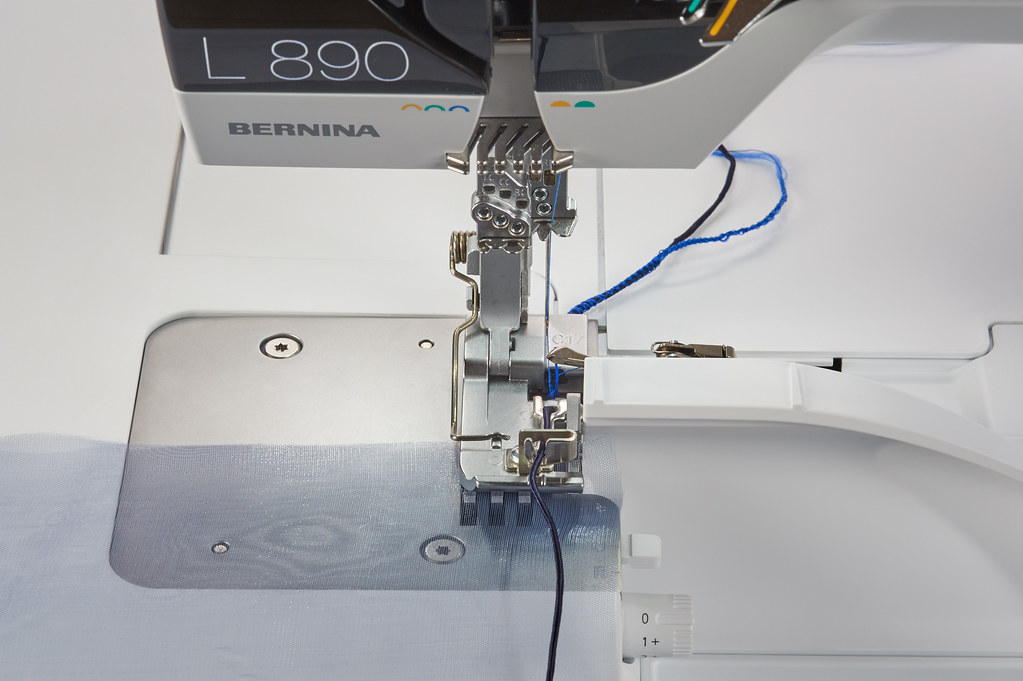 Лапка  Bernina для вшивания шнура # C17 для L890
