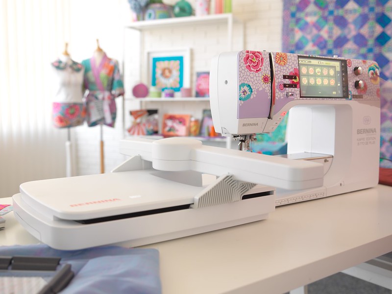 Швейно-вышивальная машина Bernina 770 QE PLUS Kaffe Edition