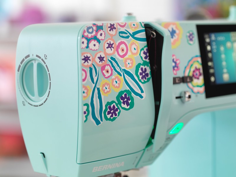 Швейная машина Bernina 475QE Kaffe Edition