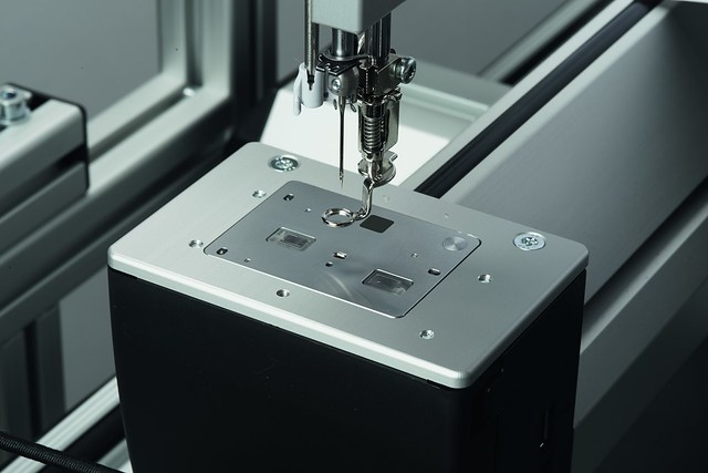 Машина для стежки Bernina Q24 на раме