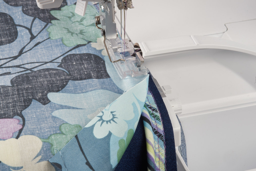Лапка Bernina для выпушки  # L16L для L850/L860