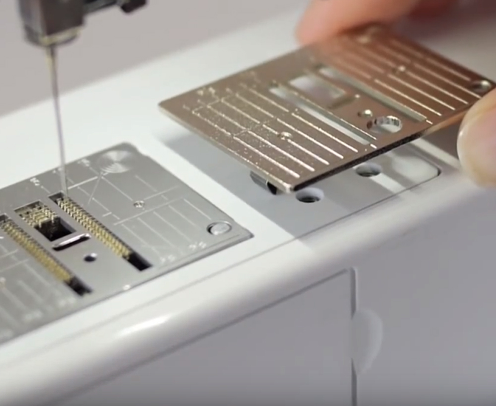 Игольная пластина Bernina Activa, Virtuosa  5,5 мм для шитья и иглопробивного устройства (серая)