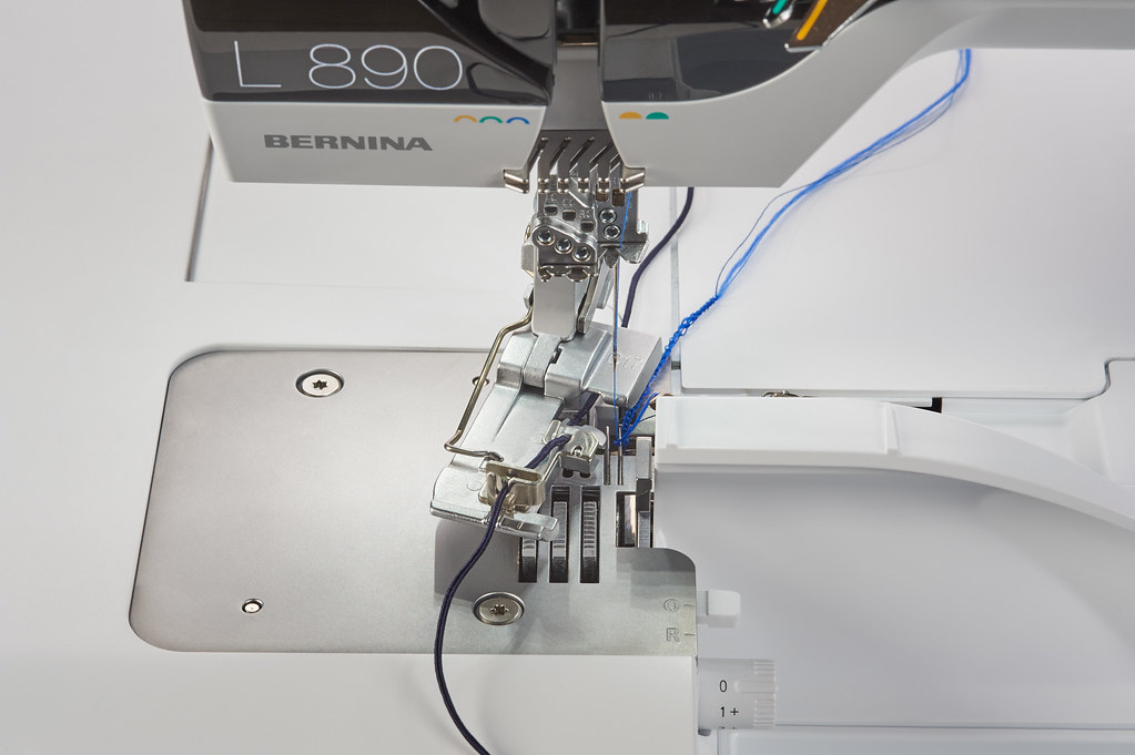 Лапка  Bernina для вшивания шнура # C17 для L890