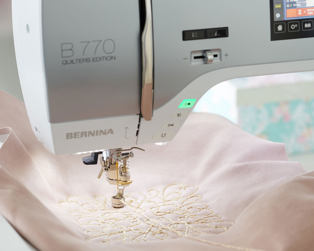 Швейно-вышивальная машина Bernina 770 QE PLUS