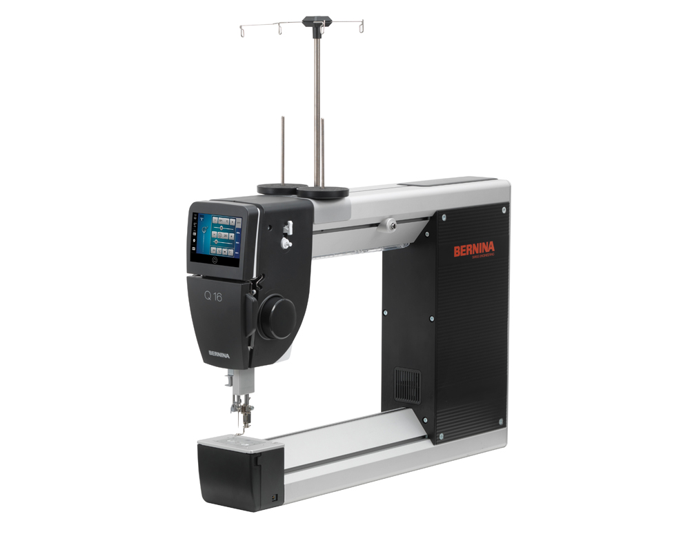 Машина для стежки Bernina Q16 на столе