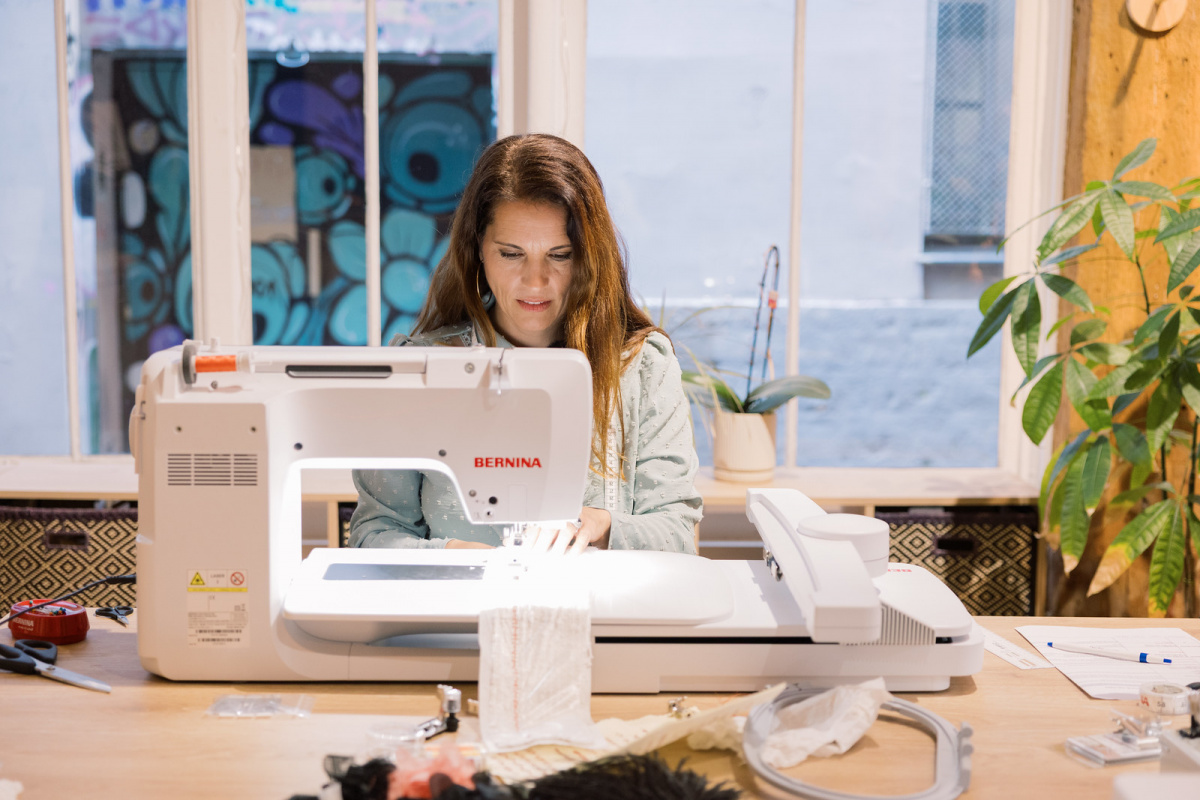 Швейно-вышивальная BERNINA B 735 PRO.jpg Швейно-вышивальная BERNINA B 735 PRO.jpg